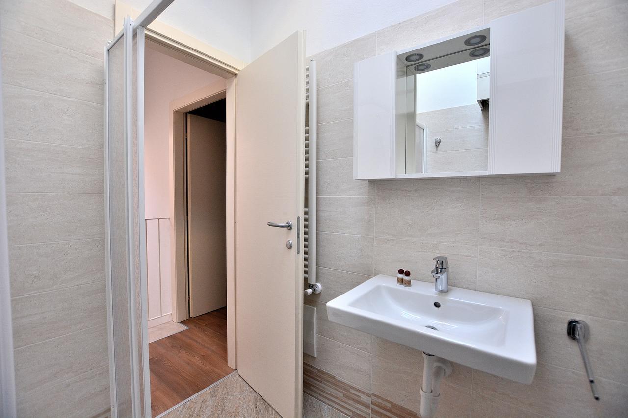 Apartment Del Pescatore Torri Del Benaco Exterior photo
