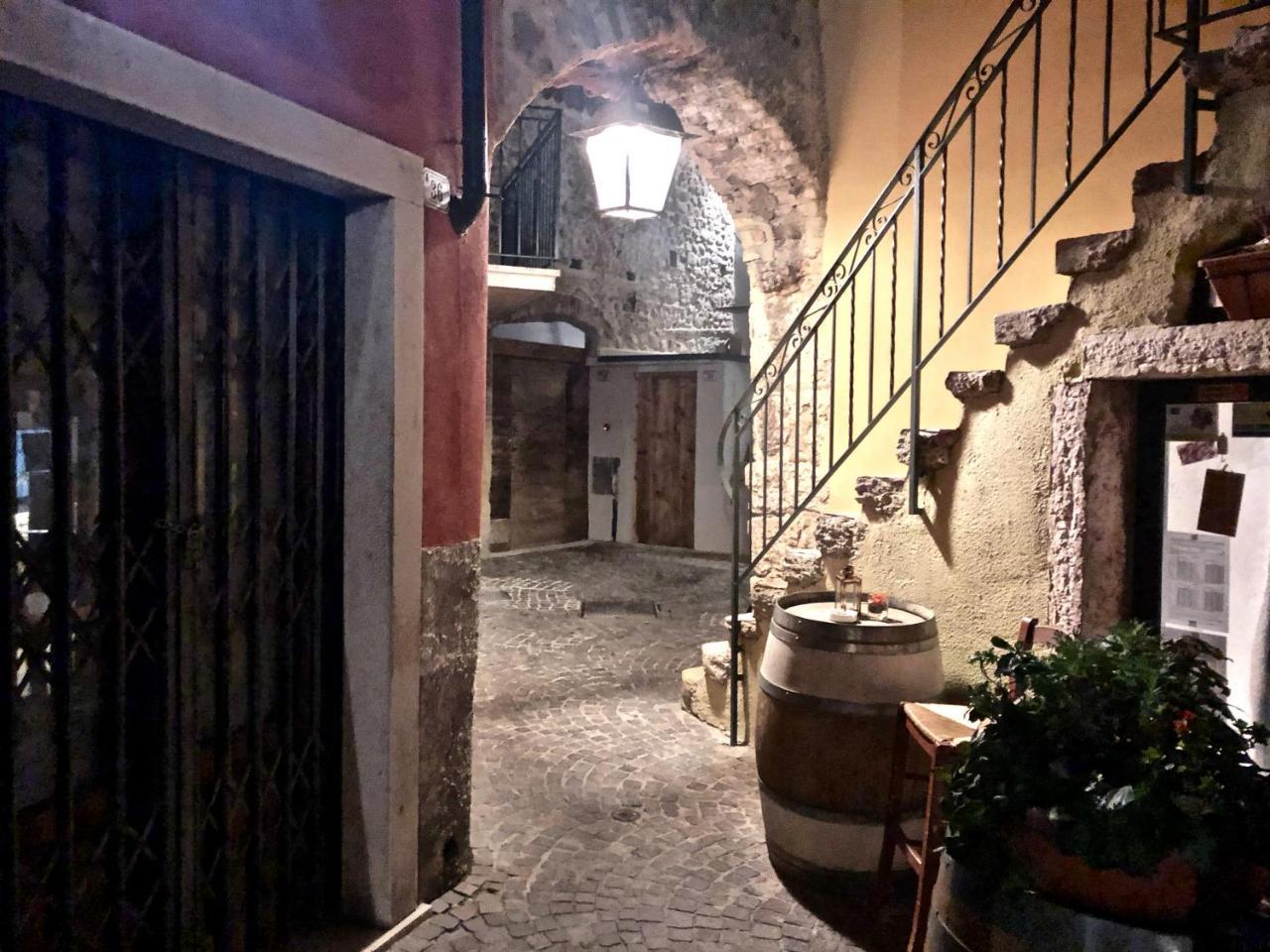 Apartment Del Pescatore Torri Del Benaco Exterior photo
